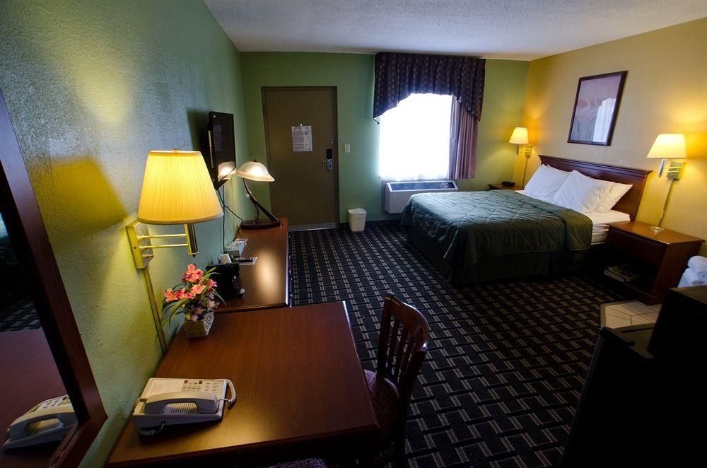 University Manor Inn4