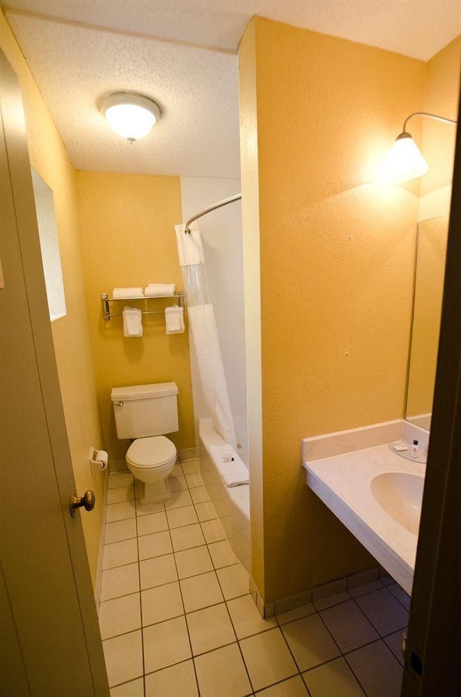University Manor Inn1