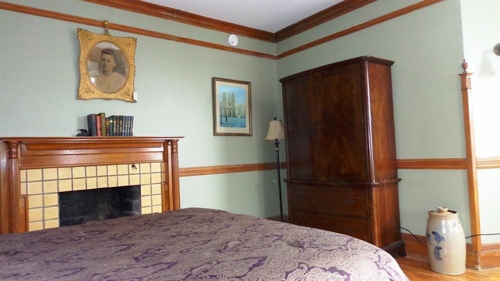 Overlook Mansion1