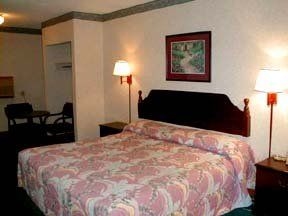 Econo Lodge2