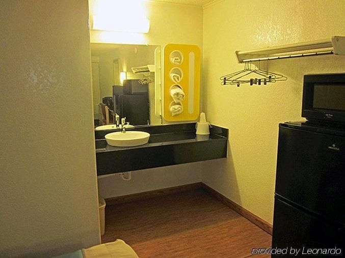 Motel 6 Bloomington - Indiana1