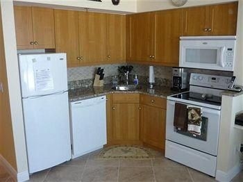 Apollo Beach Resort0