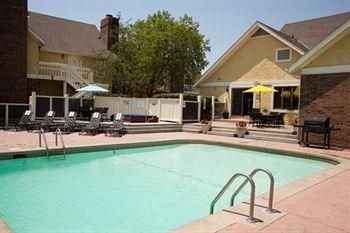 CHASE SUITE HOTEL KANSAS CITY1