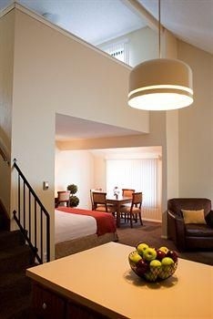CHASE SUITE HOTEL KANSAS CITY4