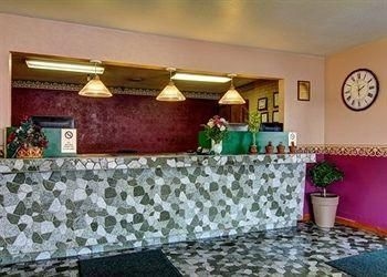 Econo Lodge4