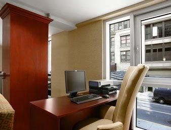 Wingate by Wyndham Manhattan Midtown3