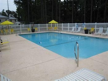 Days Inn Kingsland3