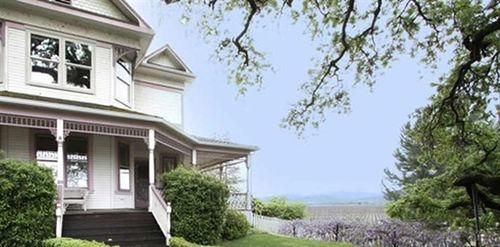AUBERGE ON THE VINEYARD3