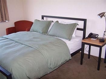 University Inn3