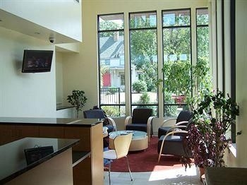 University Inn2