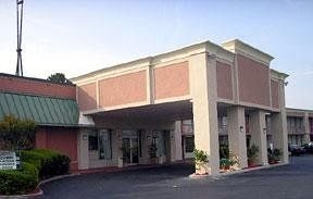 Econo Lodge Savannah South0