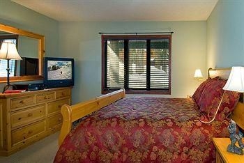 Meadow Ridge Condos by Mammoth Slopes Lodging1