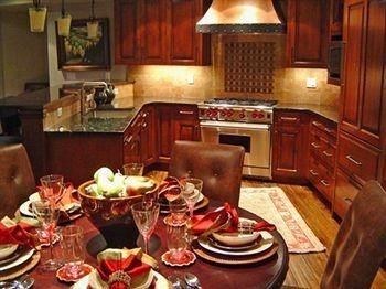 SNOWMASS LODGING COMPANY2
