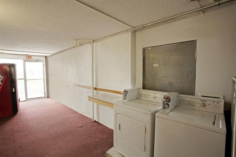 AMERICAS BEST VALUE INN AND SUI2