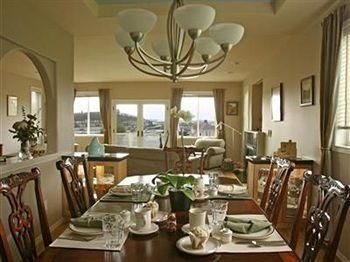 Sleeping Bulldog Bed and Breakfast4