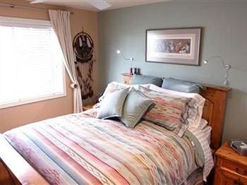 Sleeping Bulldog Bed and Breakfast2