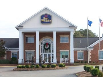 Best Western White Columns Inn0