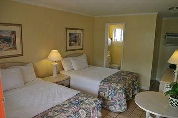 Suntan Motel4