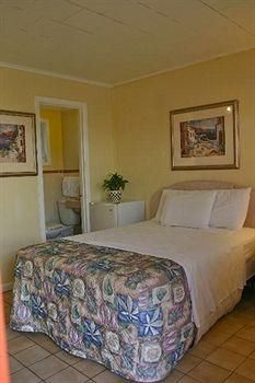 Suntan Motel3