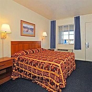 Economy Inn Safford0