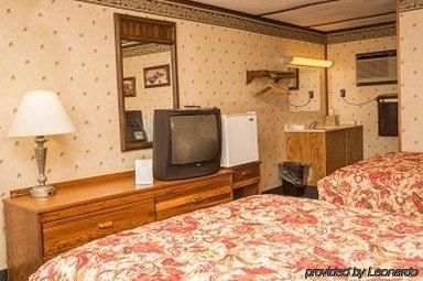 Dutch Treat Motel4