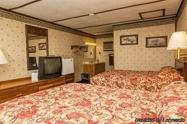 Dutch Treat Motel3
