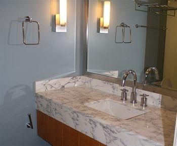 Luxury Suites International at2