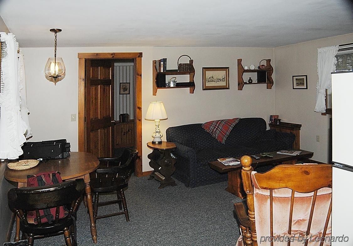 Stowe Cabins in the Woods0