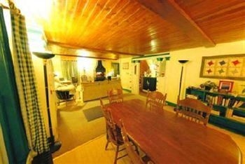 THE RIVERSIDE INN0