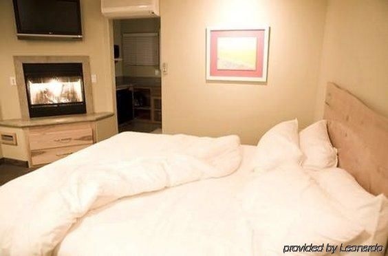 Cambria Shores Inn2
