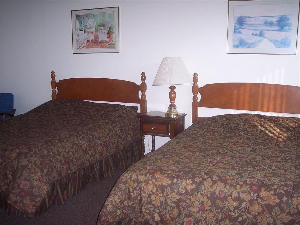 Redwood Motel2