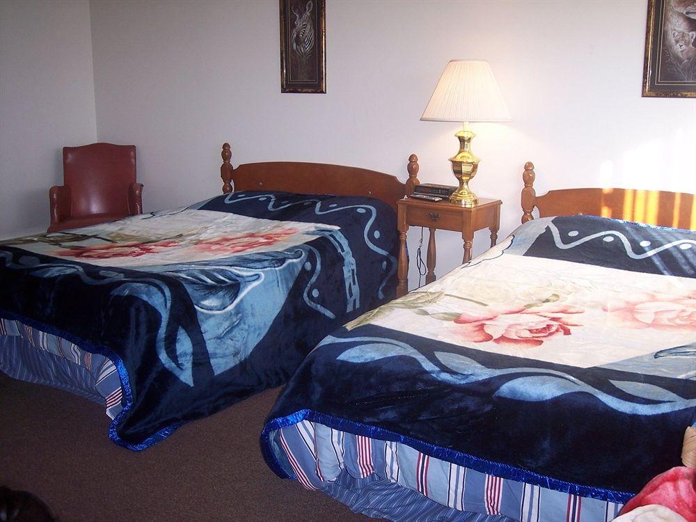 Redwood Motel0