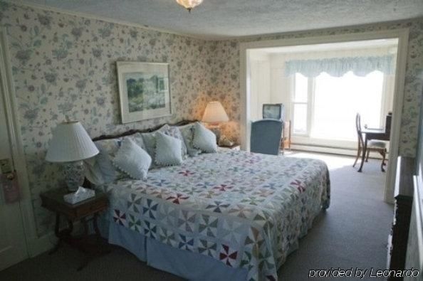 The Quarterdeck Inn By The Sea0