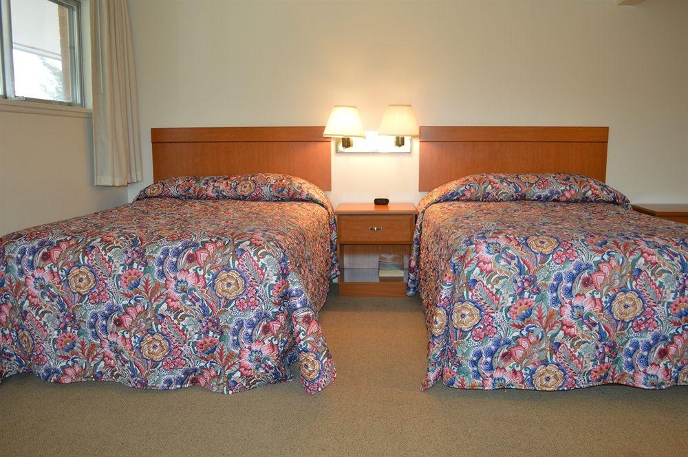 SKYLINE MOTOR INN4
