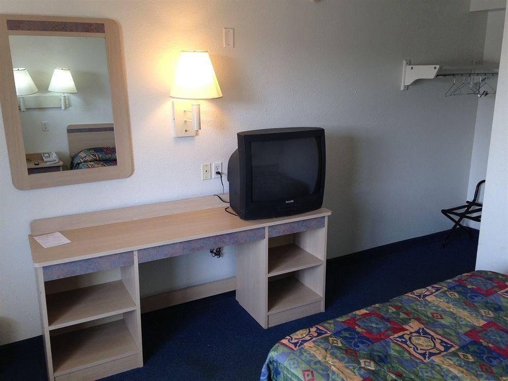 Route 50 Motel4