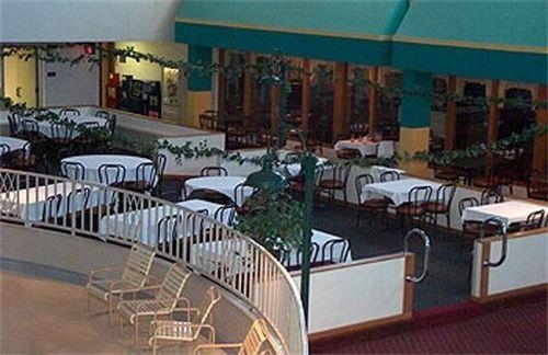 Highland Hotel & Convention Center3