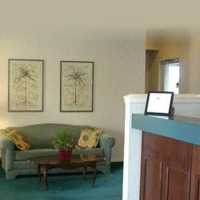 Kentucky Cardinal Inn Elizabet3
