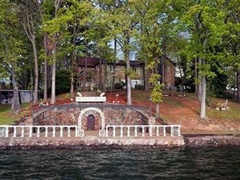 Hamilton House Estate4