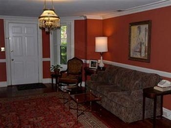 Joan's on Jones Bed & Breakfast4