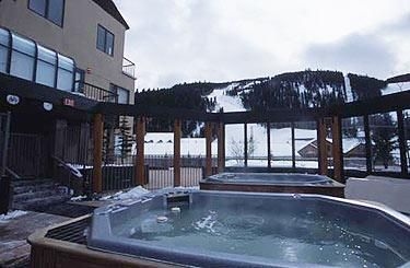 Slopeside Condominiums3