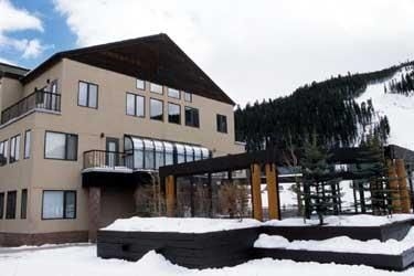 Slopeside Condominiums2