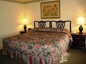 Legacy Hotel and Suites2