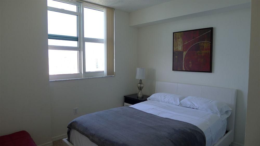 Luxury Apartments At Intracoastal4