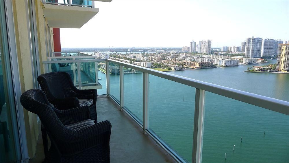Luxury Apartments At Intracoastal2