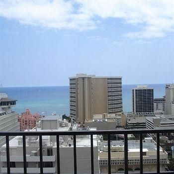 Royal Waikiki Condos1