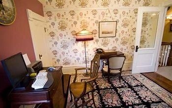 C'est la Vie Inn2