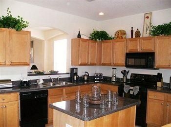 Legacy Vacation Pool Homes2