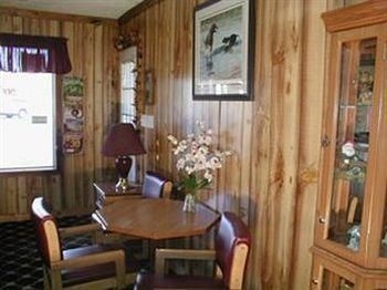 Ontario Inn1