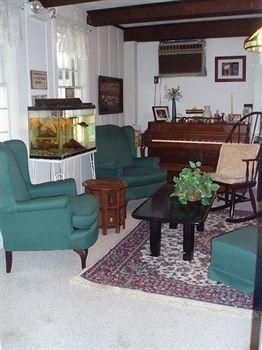 1768 Country Inn3