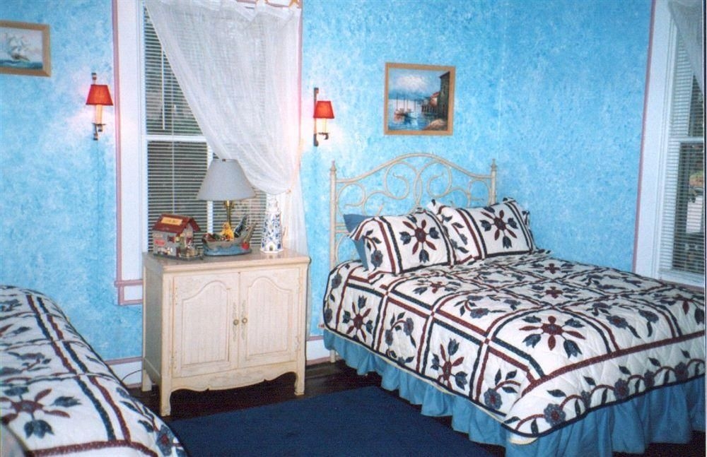 The Twin Magnolias Bed & Breakfast4